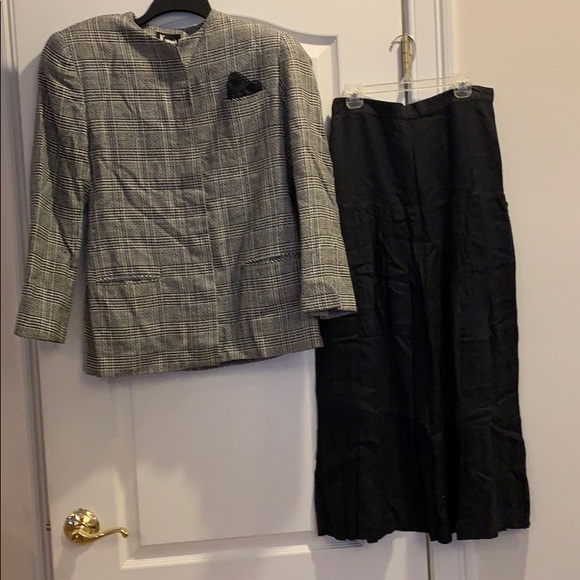 Vintage 80s Suit Tweed B&W Jckt & Blk Pleated Skrt - Picture 1 of 5